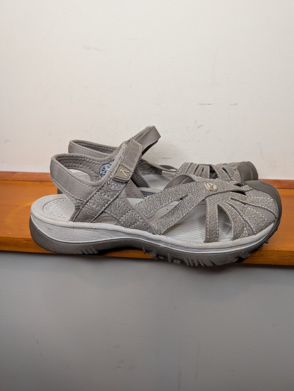 Keen Rose Sport Sandals Gray Closed Toe Hiking Sandals Women's Size 10